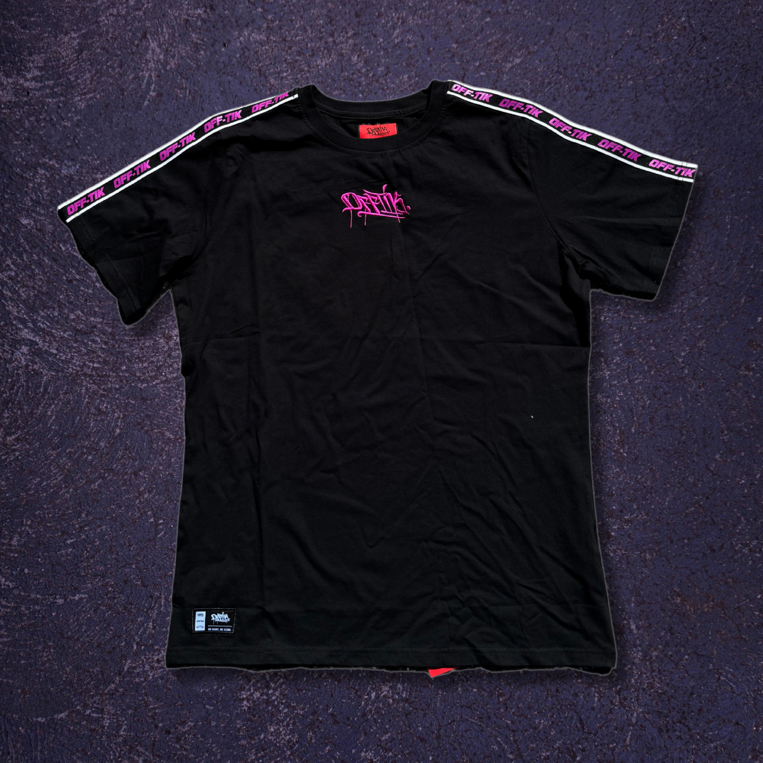 Signature T-Shirt - Black/Pink