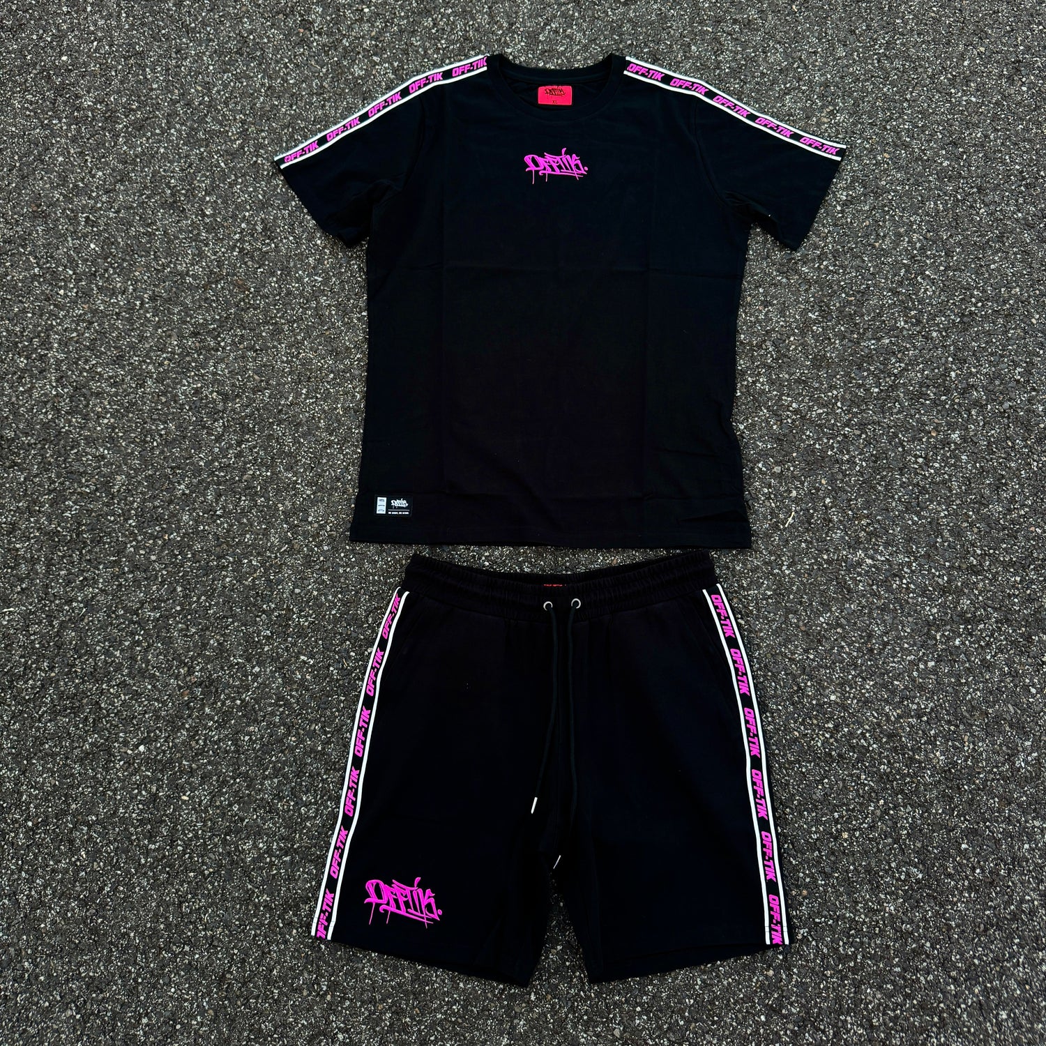 Signature Shorts - Black/Pink