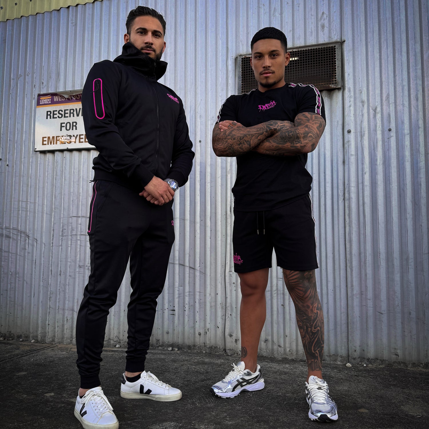 Signature Shorts - Black/Pink