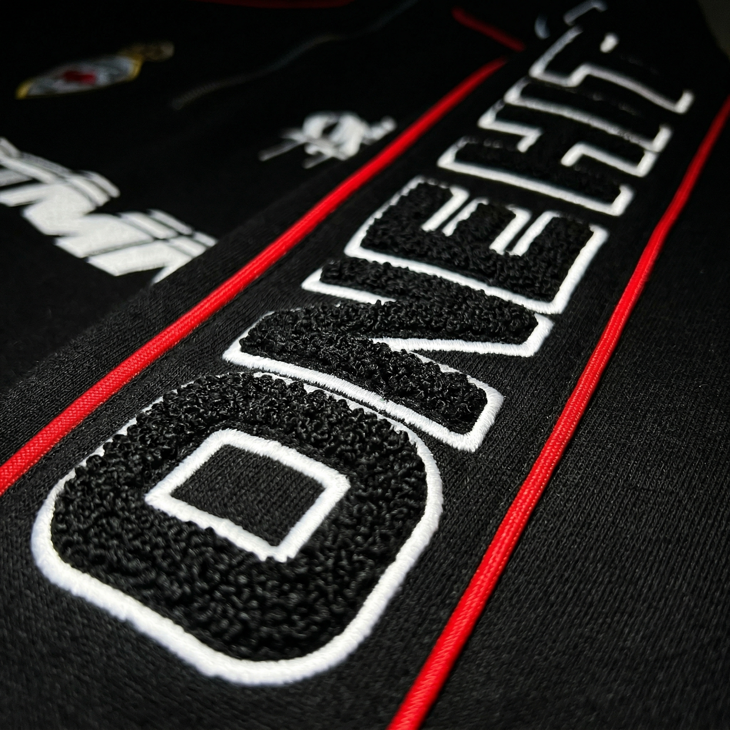 Frontman Quarter Zip Black/Red