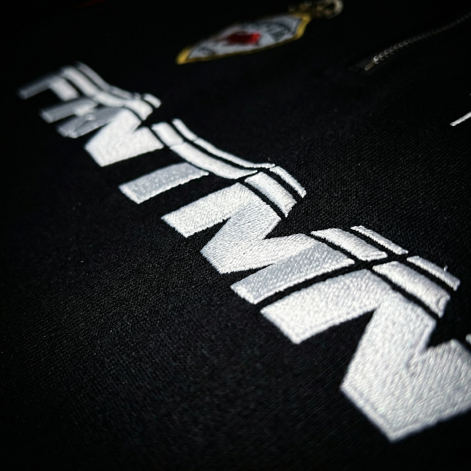 Frontman Quarter Zip Black/Red