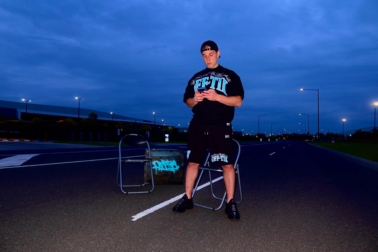 Oversized Script Tee Black/Aqua