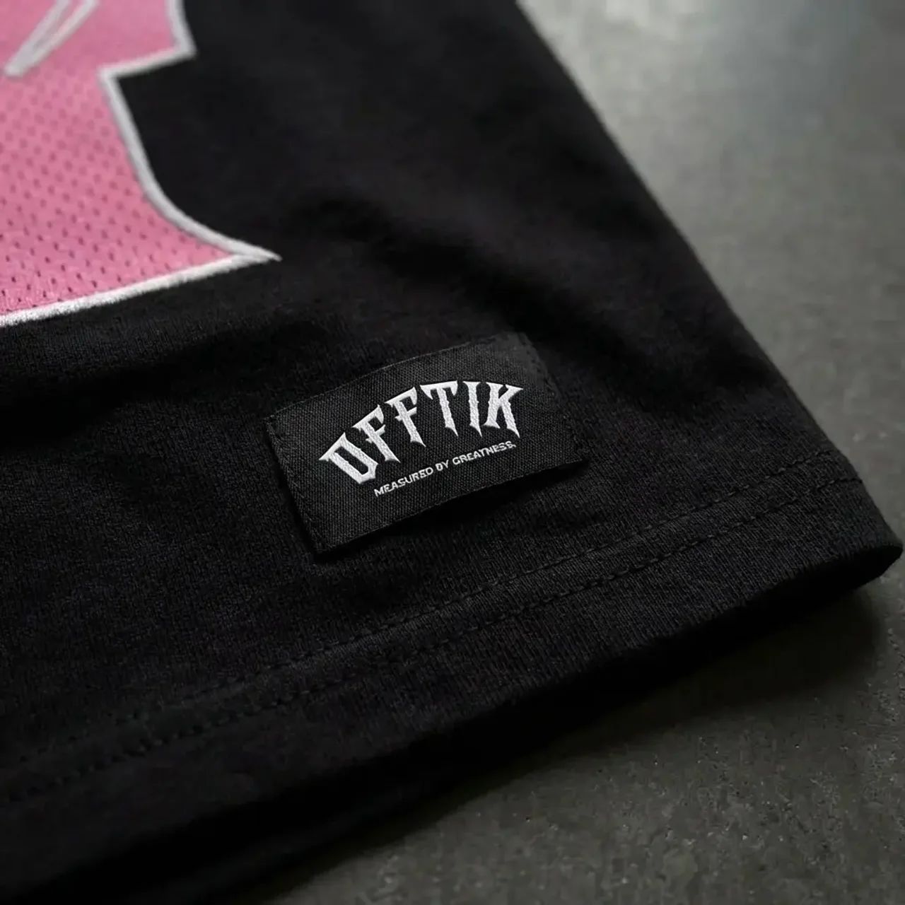 Viper Script Oversized Tee Black/Pink